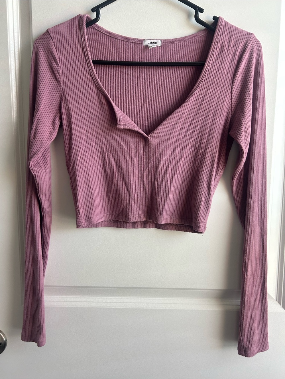 Garage Ribbed Long-Sleeve V-Neck Crop Top in Mauve